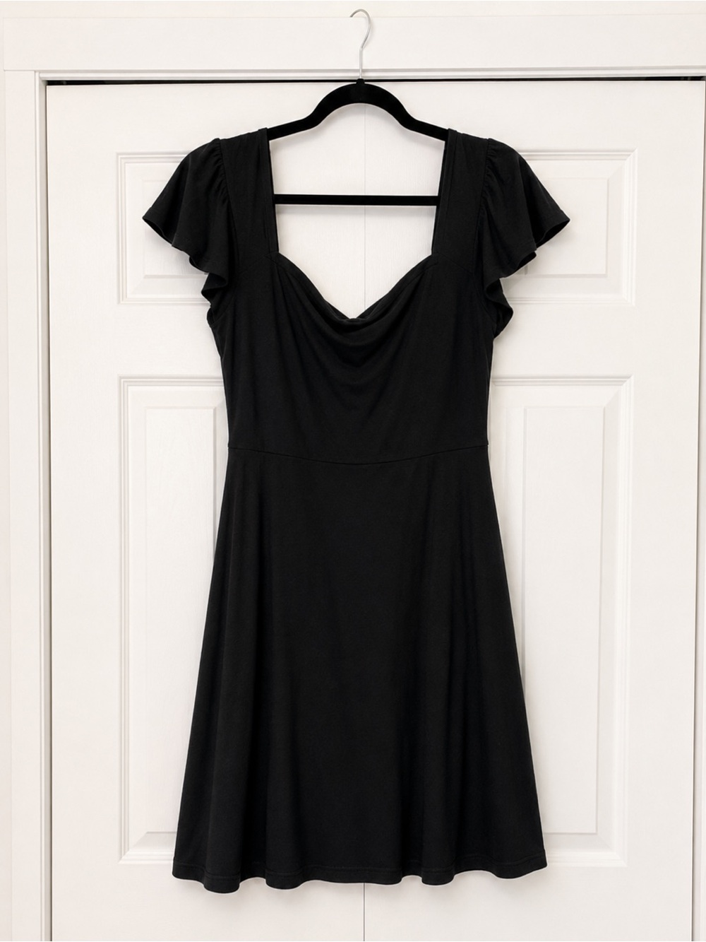 Black Flutter Sleeve Sweetheart Mini Sundress
